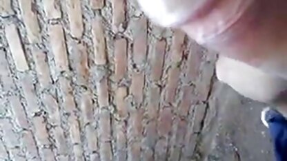 استریپ بر روی دوربین فیلم وابسته به عشق شهوانی را آموزش و ضبط می سکس فیلم در تلگرام کند