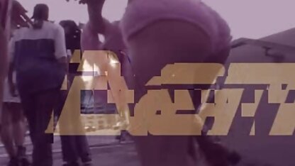 صمیمیت نشان عکس سکس درتلگرام دادن پاهای زن جوان